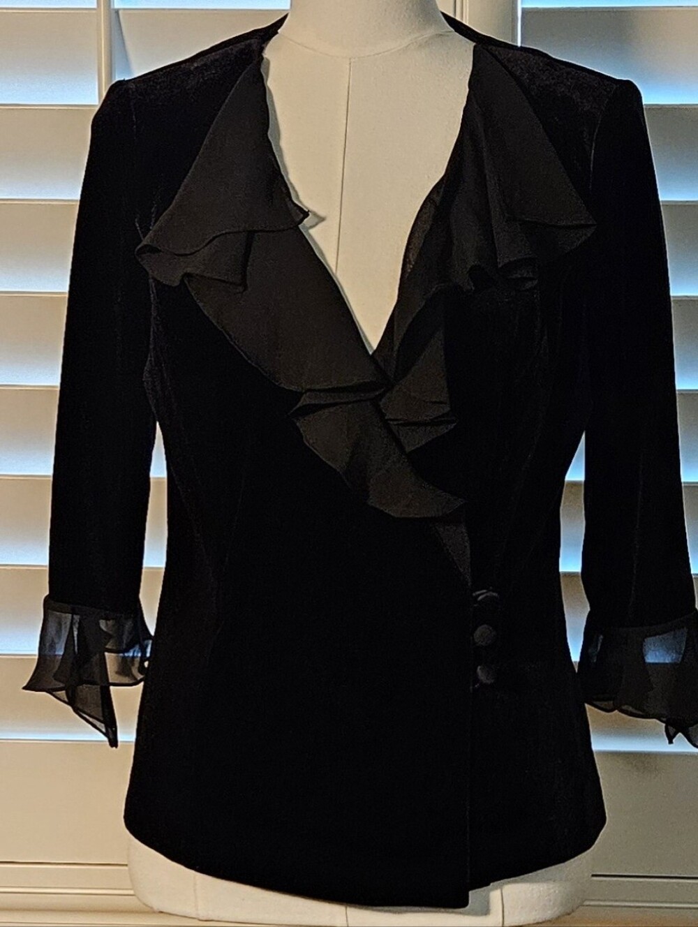 VINTAGE WIMISIGOTH,DARK ROMANTIC ALEX EVENINGS,BLACK VELVET RUFFLE BLOUSE/JACKET